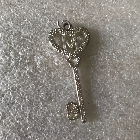 Heart Key Pendant with Pink rhinestone Accents - Picture 4 of 4